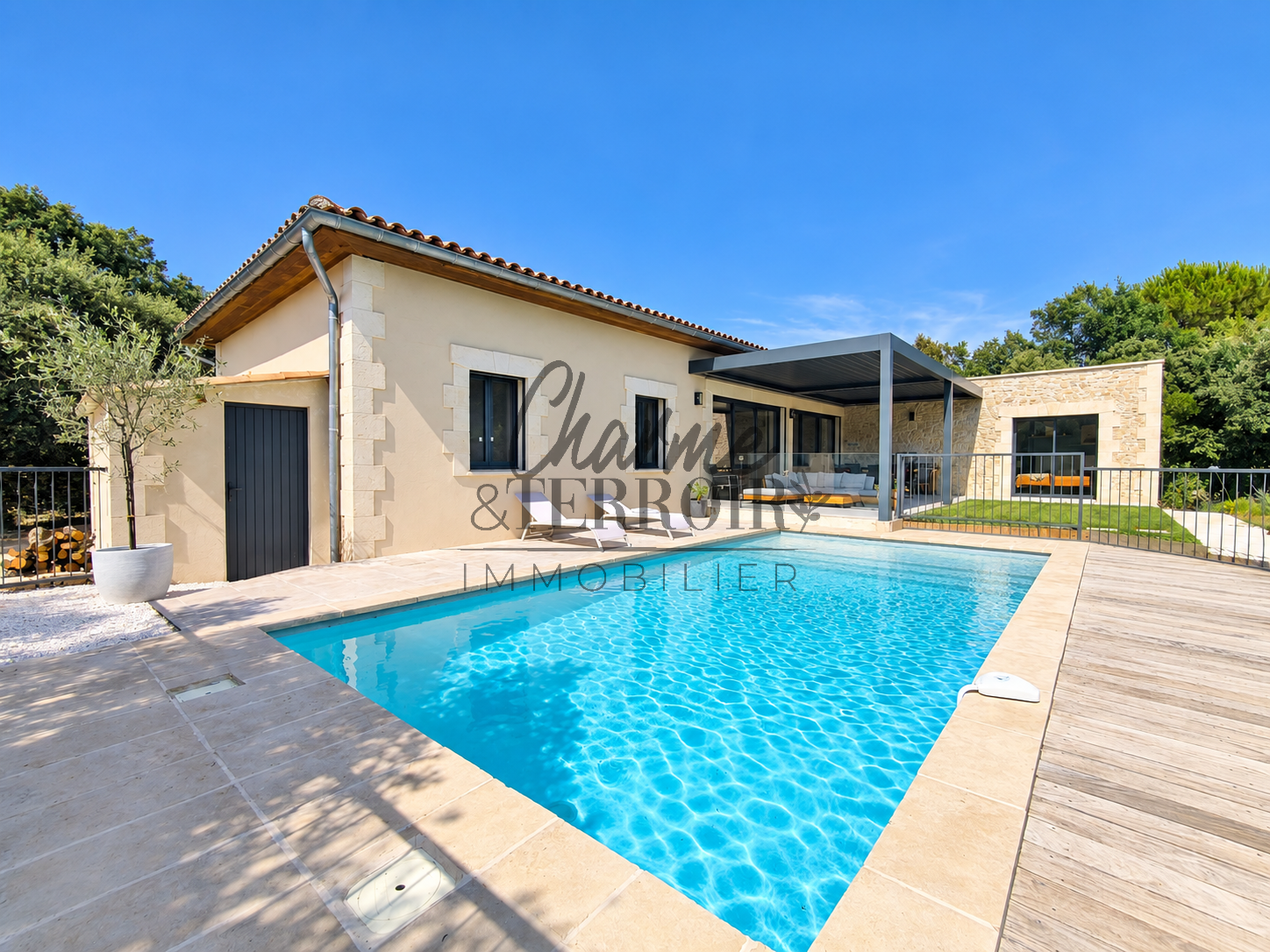 Appartement à vendre à Uzes, 160 m², 8 pièces – photo 2 sur 15