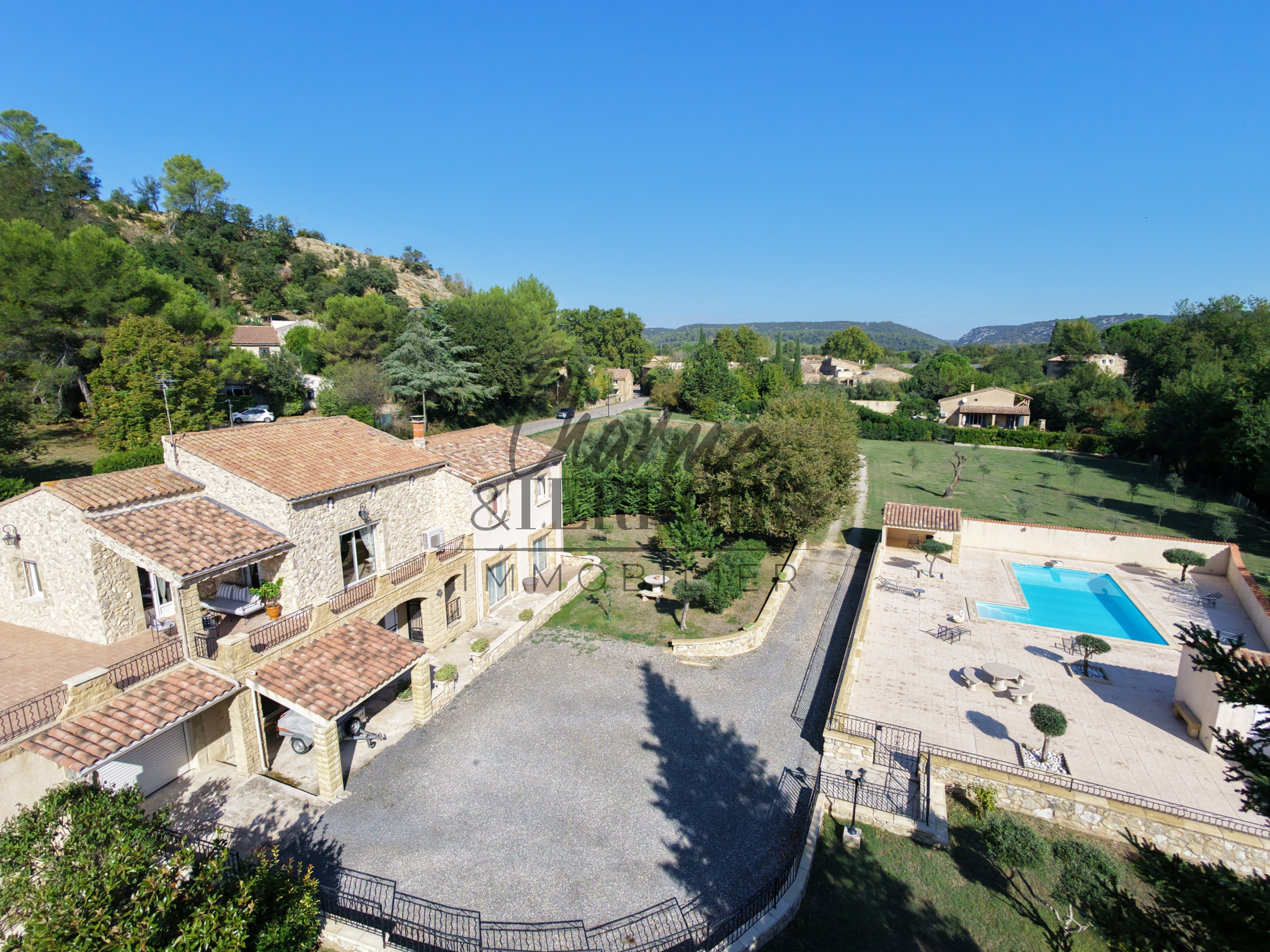 Commerce à vendre à Uzes, 240 m², 10 pièces – photo 3 sur 20